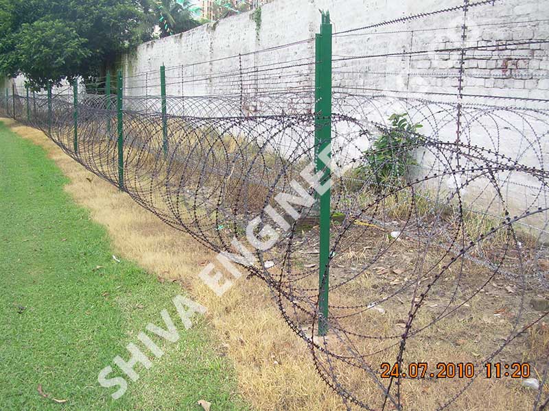 CONSEC® 1200 mm DIA CONCERTINA GROUND FENCING WITH 5 NOS RAZOR WIRE » Shiva  Engineering