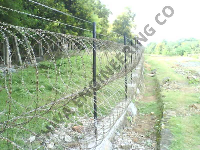 DOUBLE CONCERTINA COIL FENCING