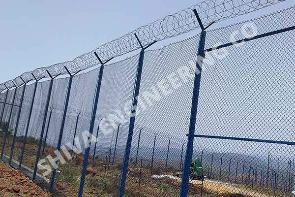 CHAIN LINK FABRIC FENCE
